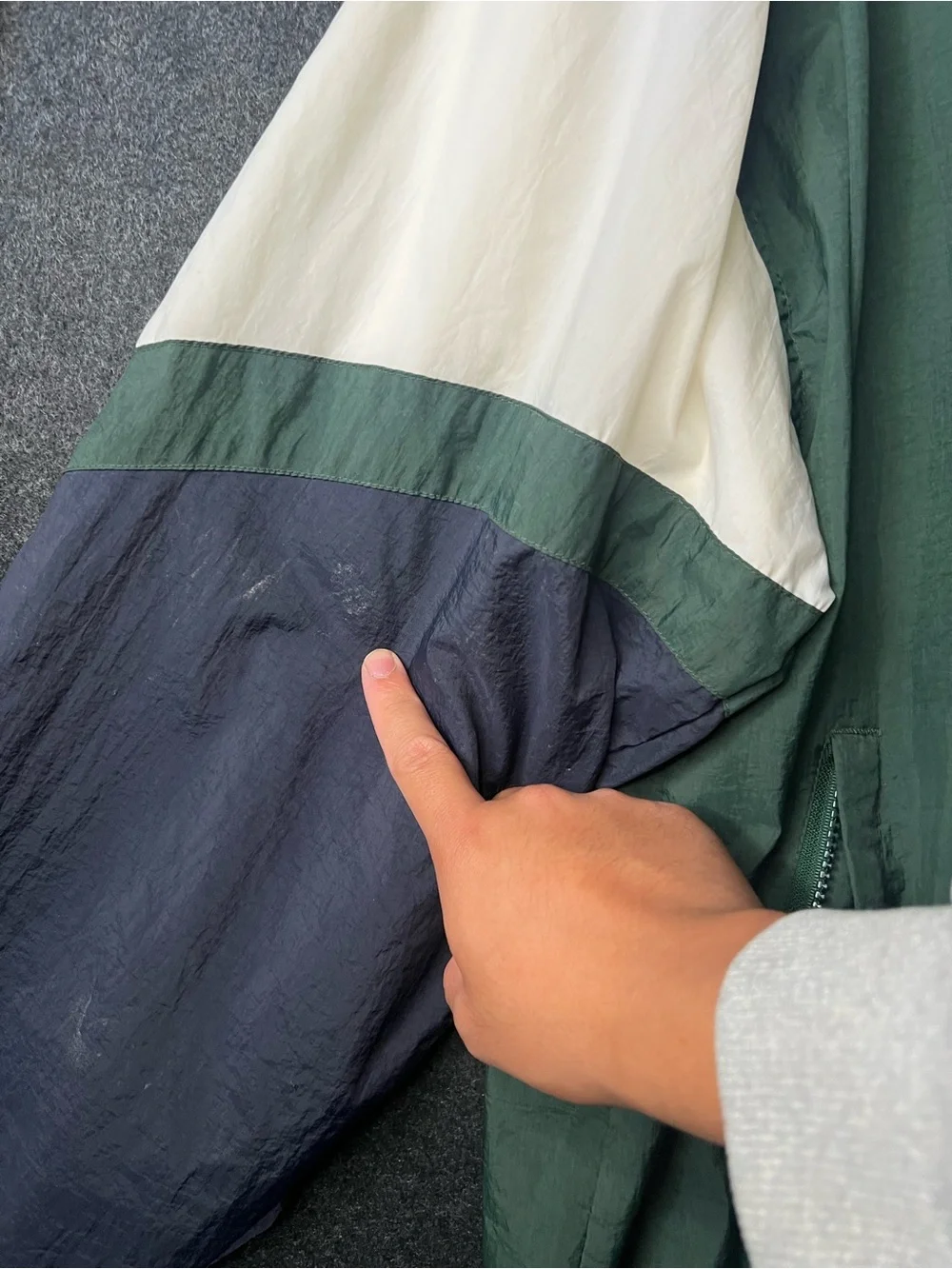 Vintage Champion Logo Jacket Men’s XL Green Full-Zip Pockets Retro Windbreaker